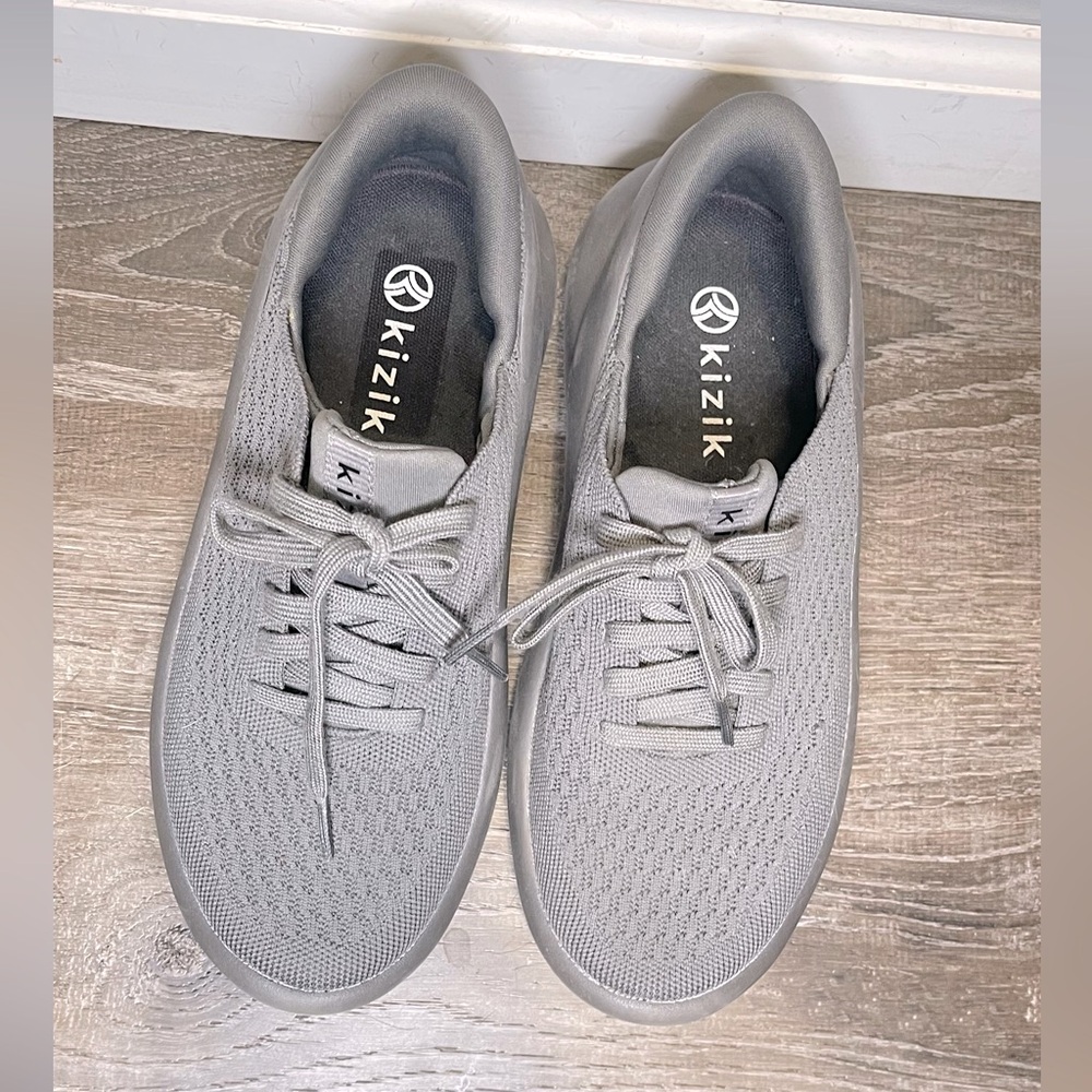 Kizik Roamer Walking Grey Athletic Sneaker Size 6 Men's 7.5 Women's